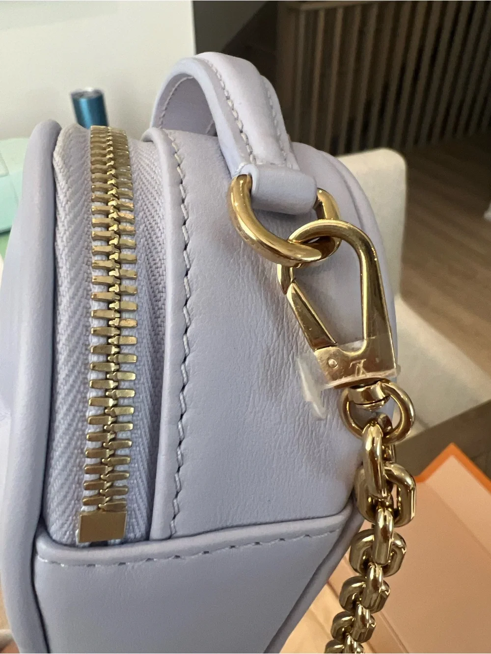 Louis Vuitton Light Lavender Heart-Shaped Mini Bag with Gold Chain - Picture 3 of 5